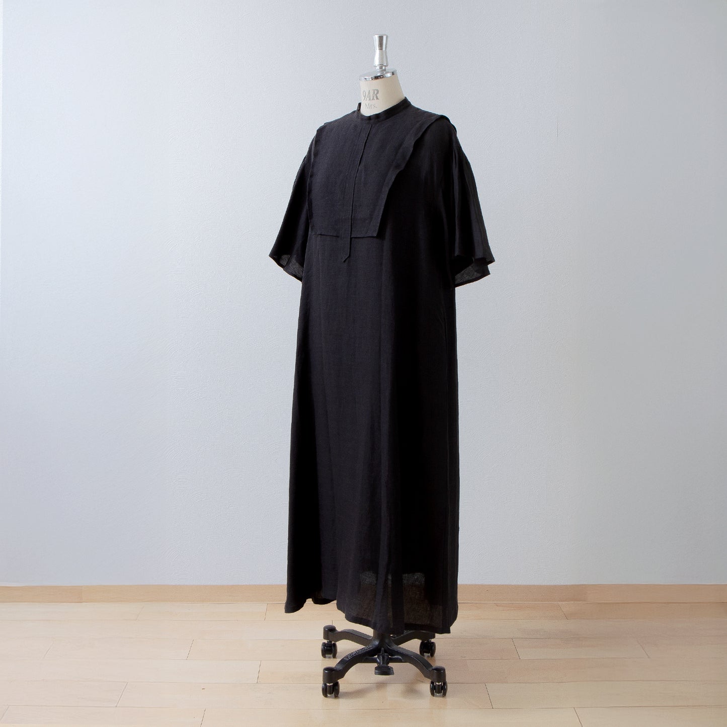 York Layered Flare Half-Sleeve Linen Dress/Black
