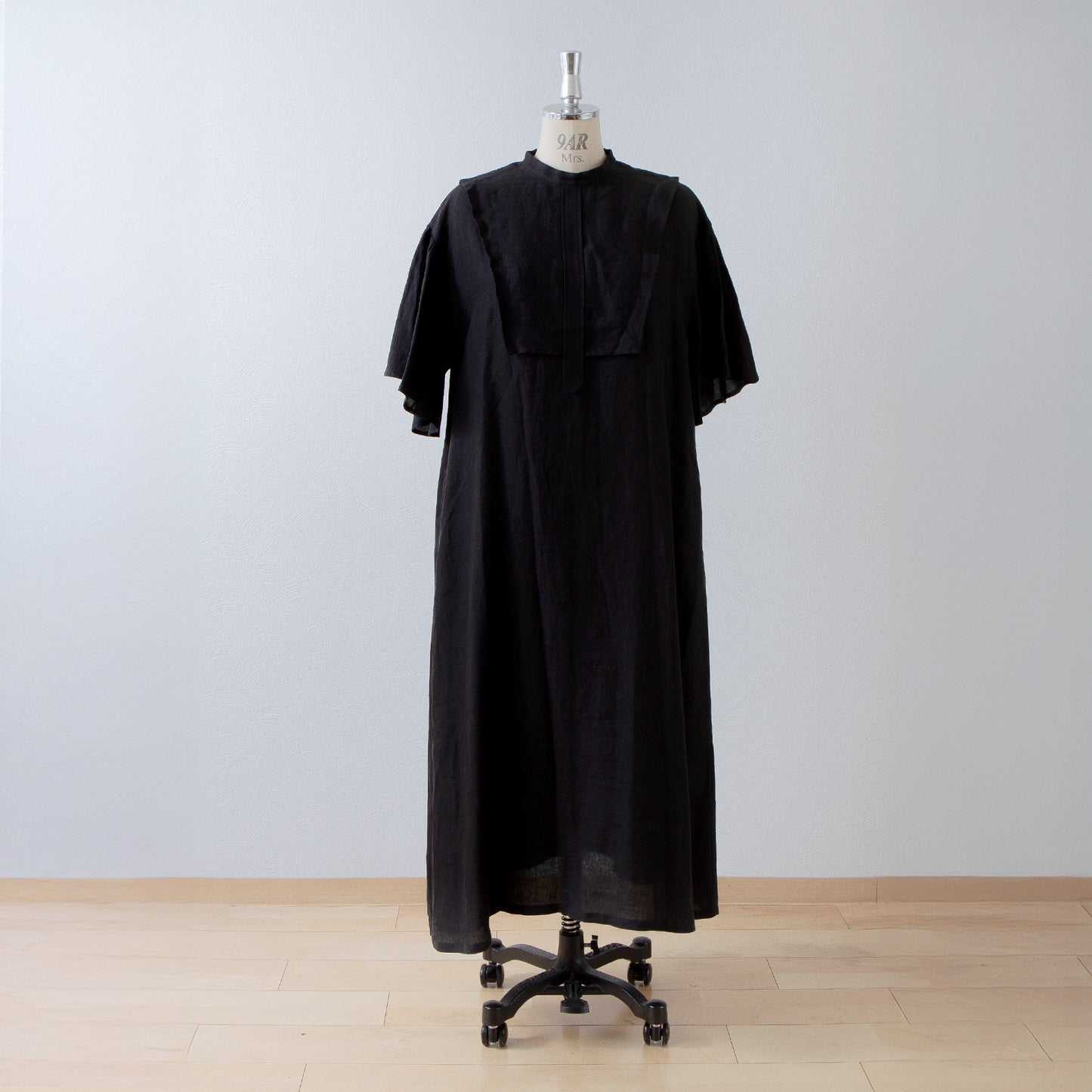 York Layered Flare Half-Sleeve Linen Dress/Black