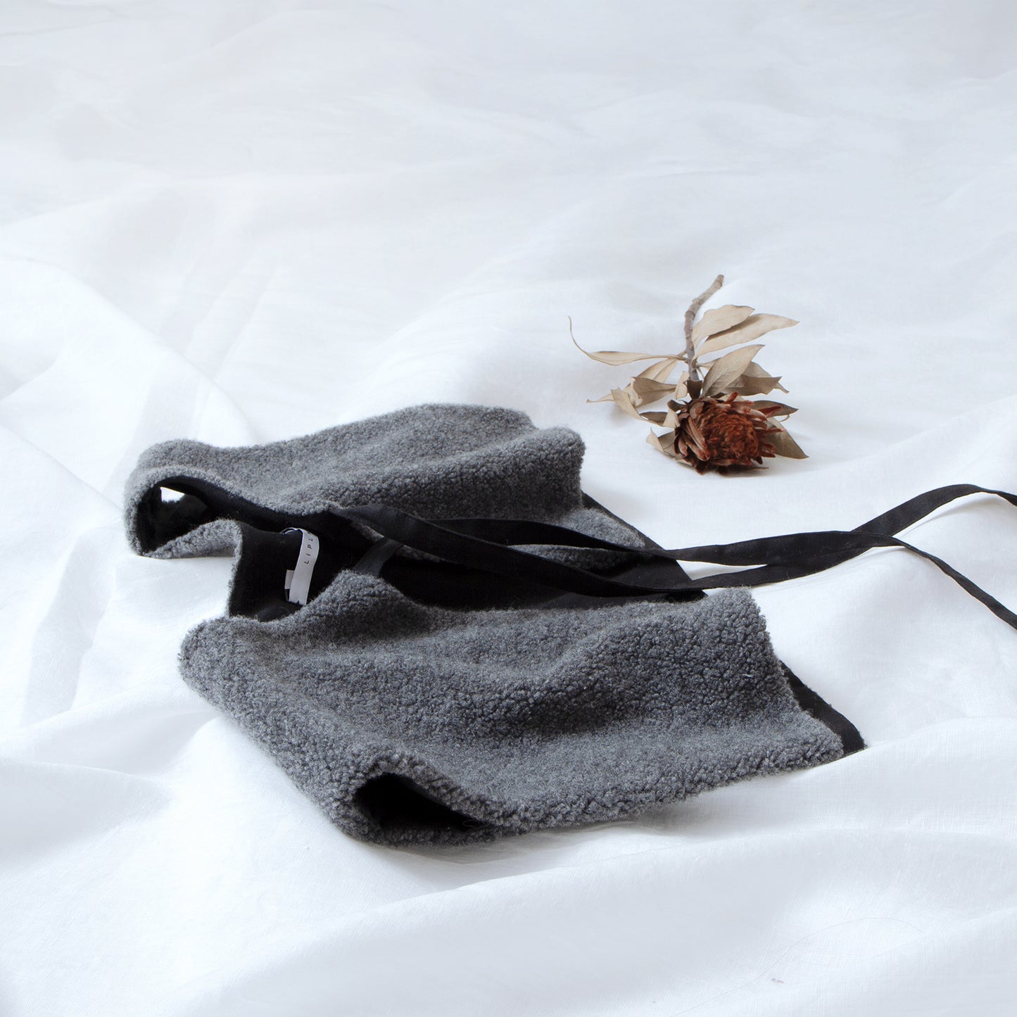 優質羊毛圍巾側開背心/淺米色