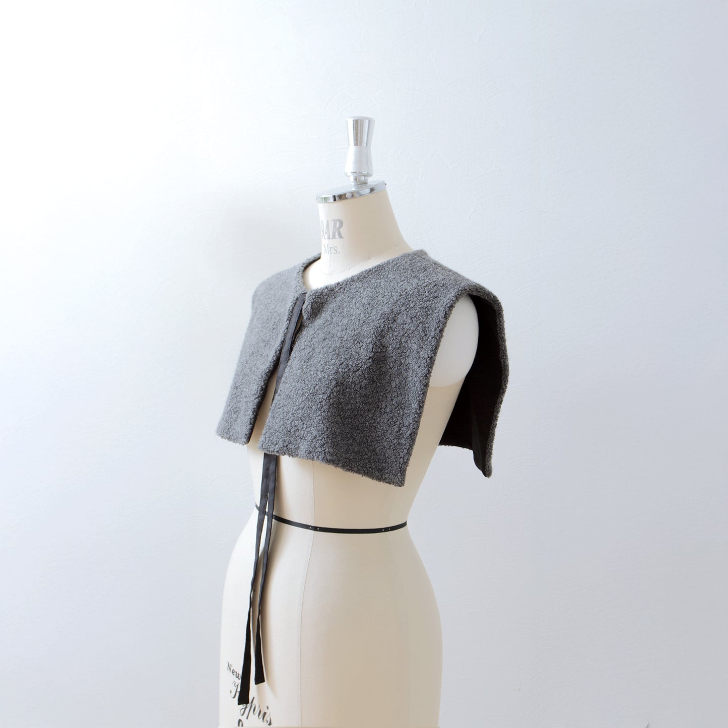 優質羊毛圍巾側開背心/淺米色