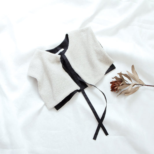 優質羊毛圍巾側開背心/淺米色