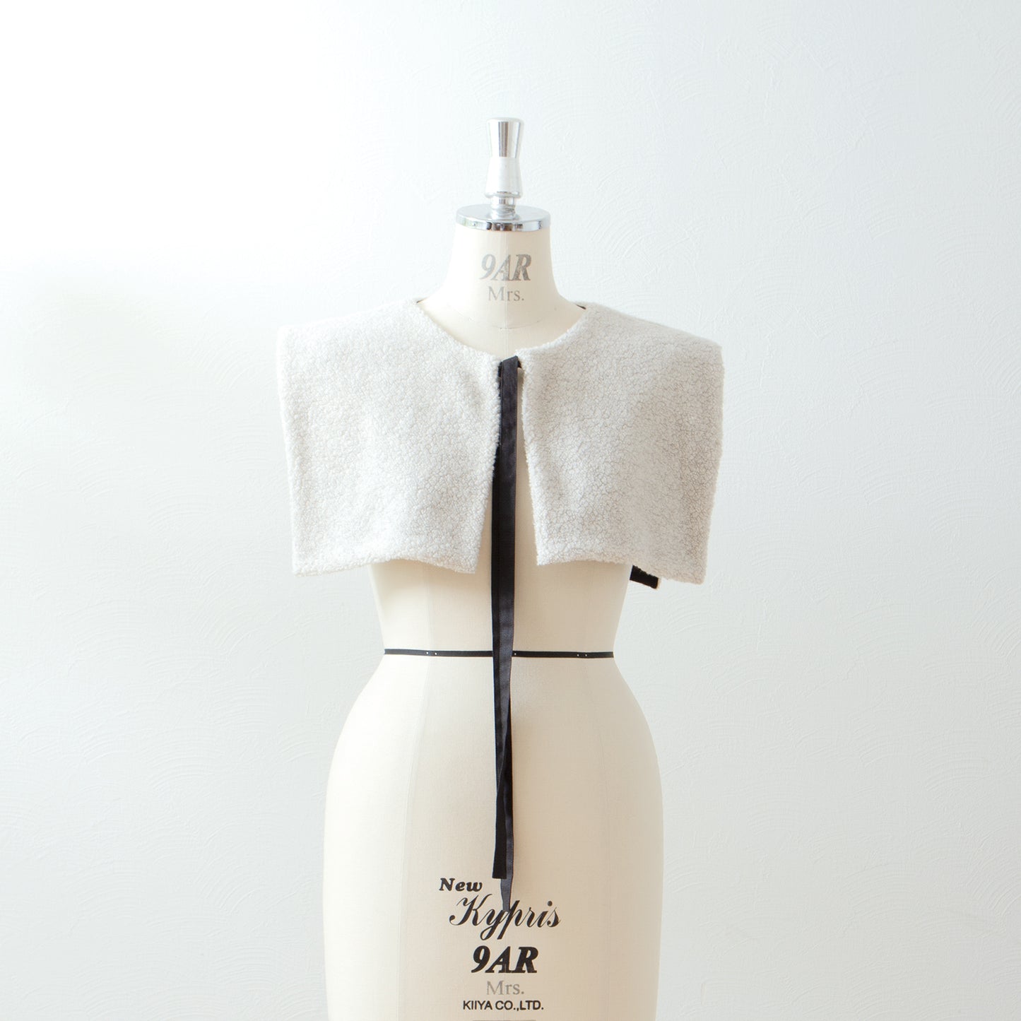 優質羊毛圍巾側開背心/淺米色