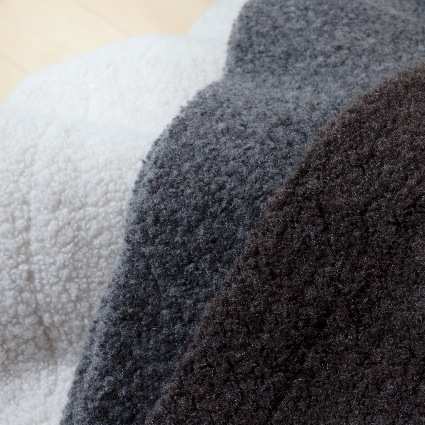 優質羊毛圍巾側開背心/淺米色