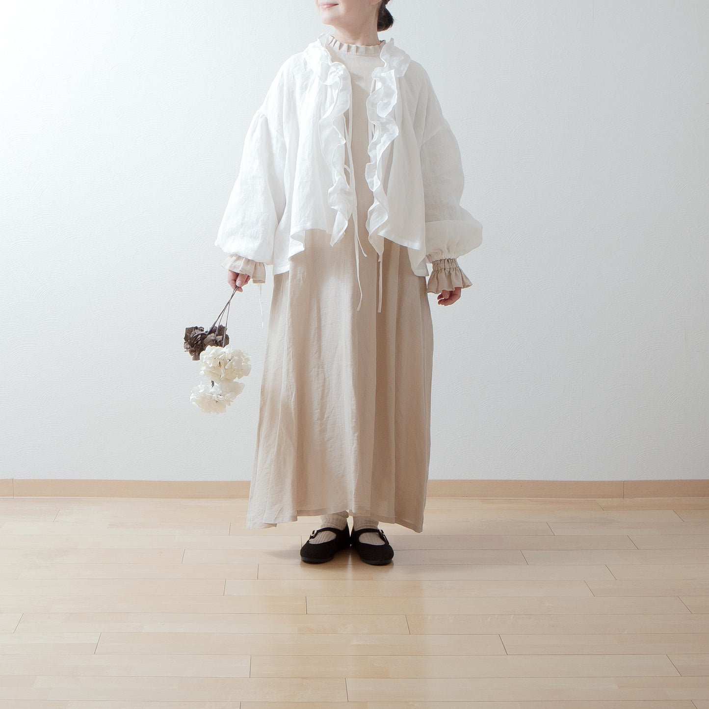 フリルカラーリネンブラウス/オフホワイト