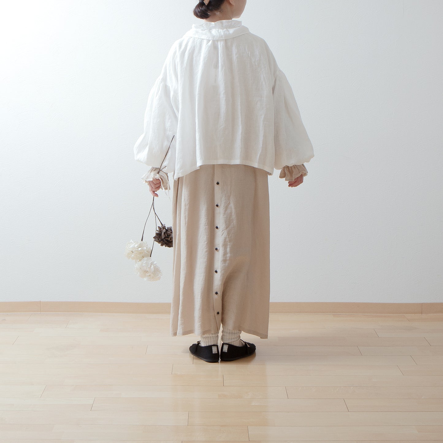フリルカラーリネンブラウス/オフホワイト