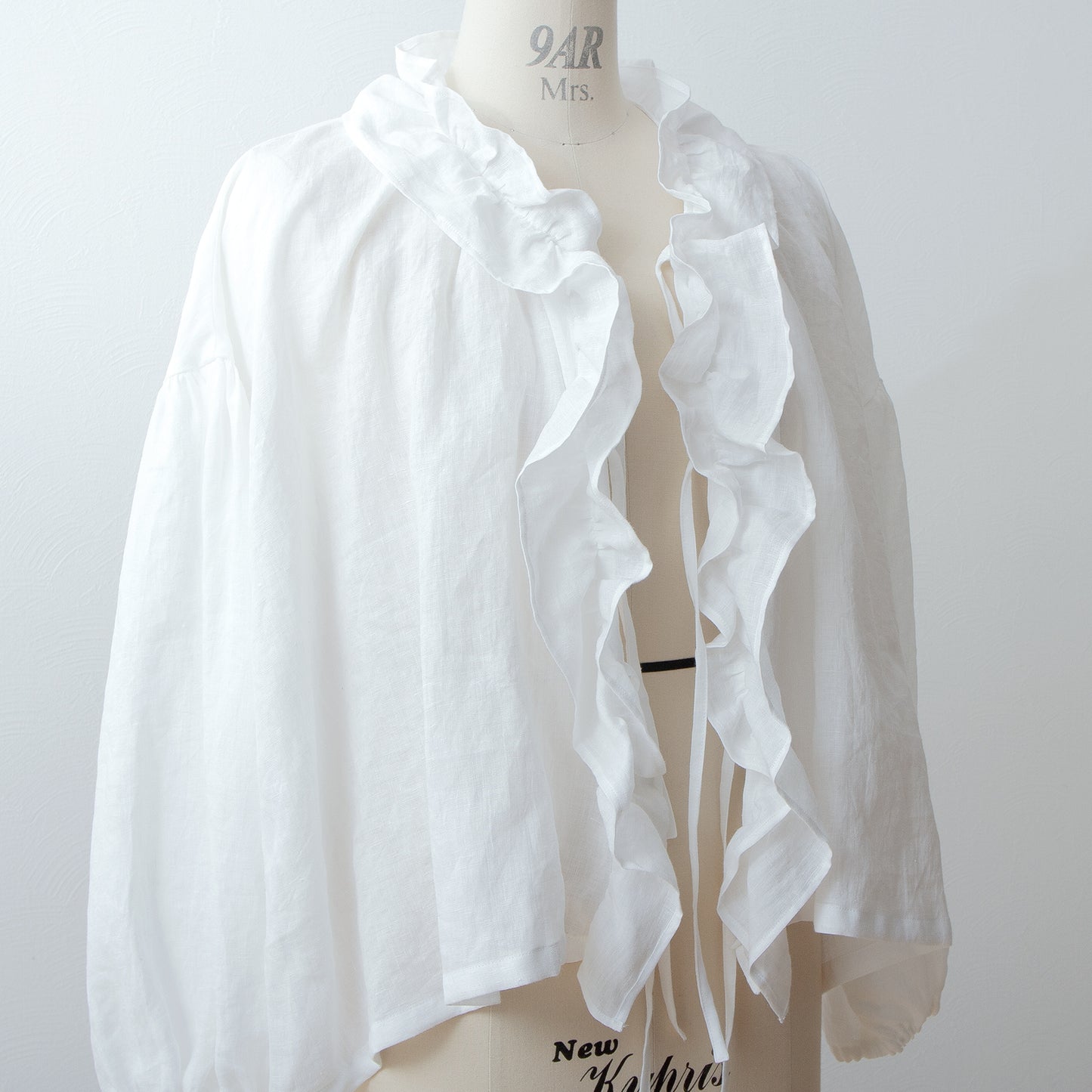 フリルカラーリネンブラウス/オフホワイト