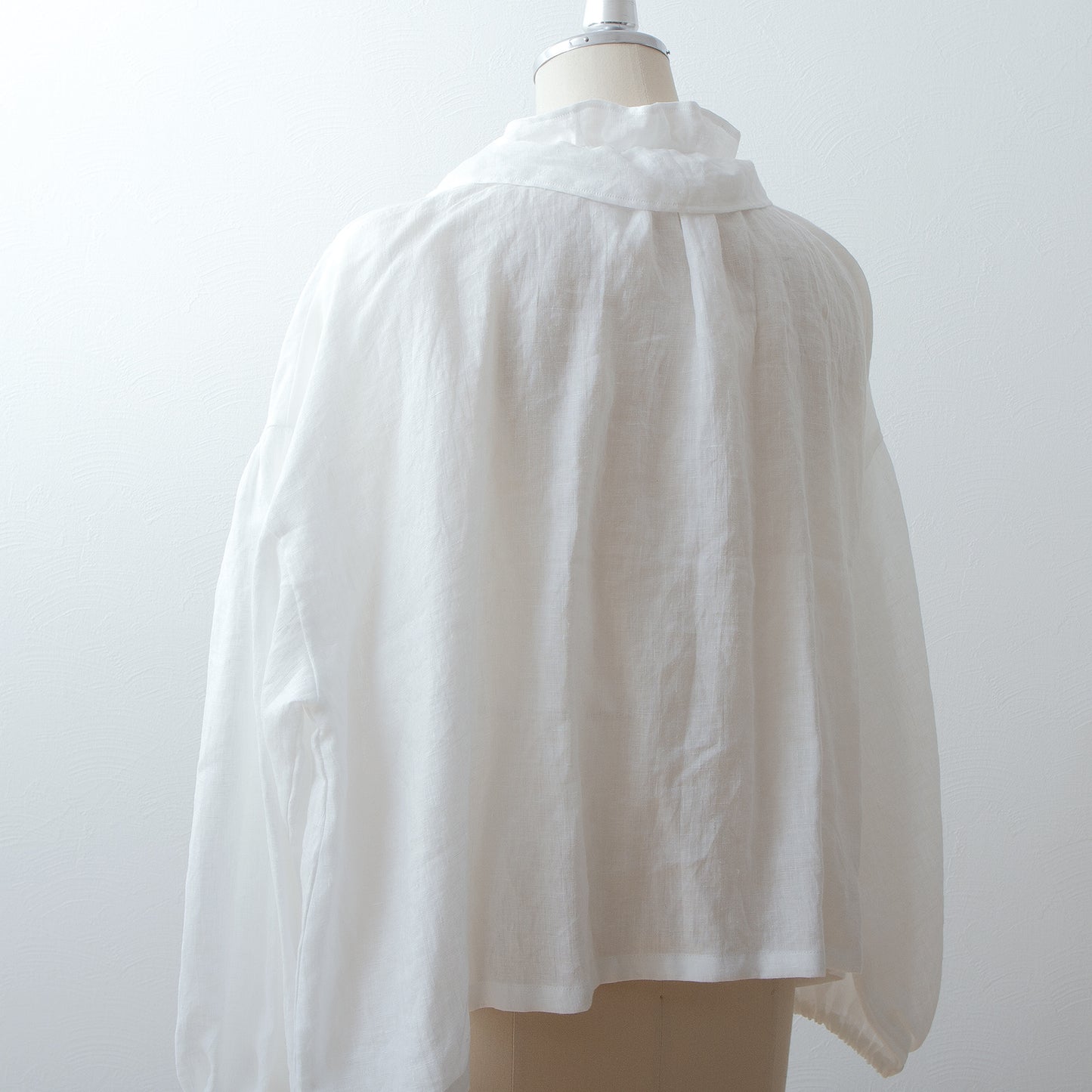 フリルカラーリネンブラウス/オフホワイト