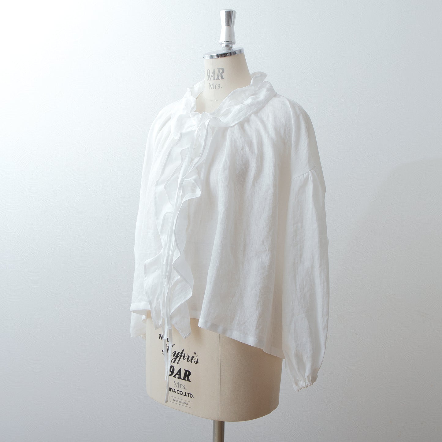 フリルカラーリネンブラウス/オフホワイト