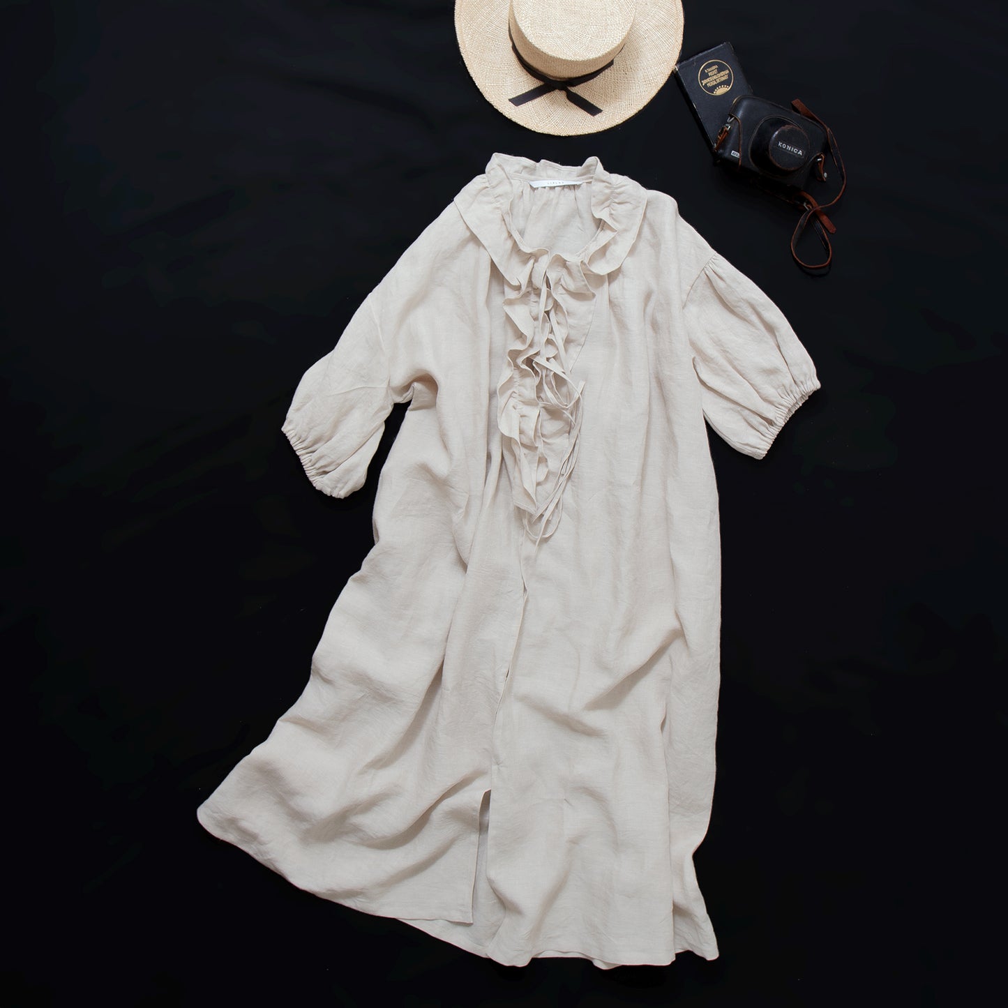Yoke Layer Gathered Sleeve Linen Dress/Black