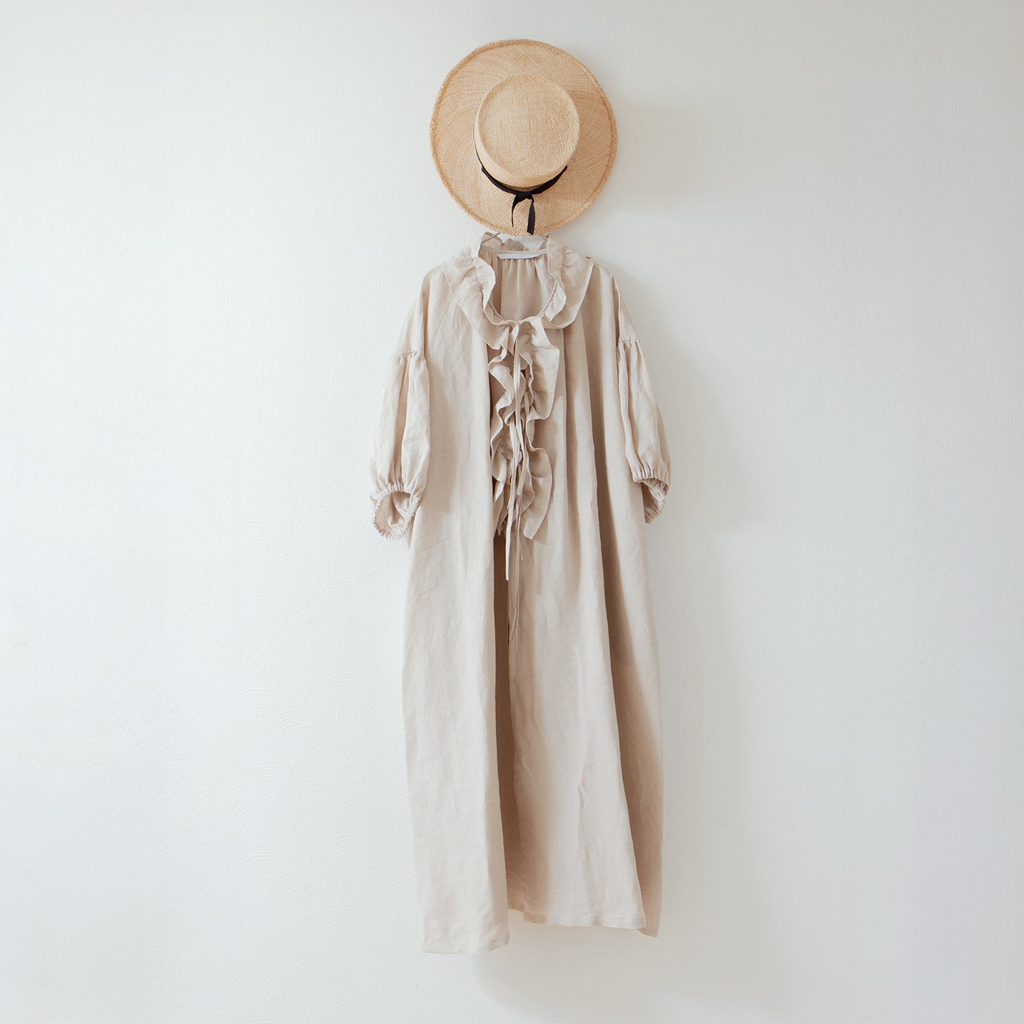 Yoke Layer Gathered Sleeve Linen Dress/Black
