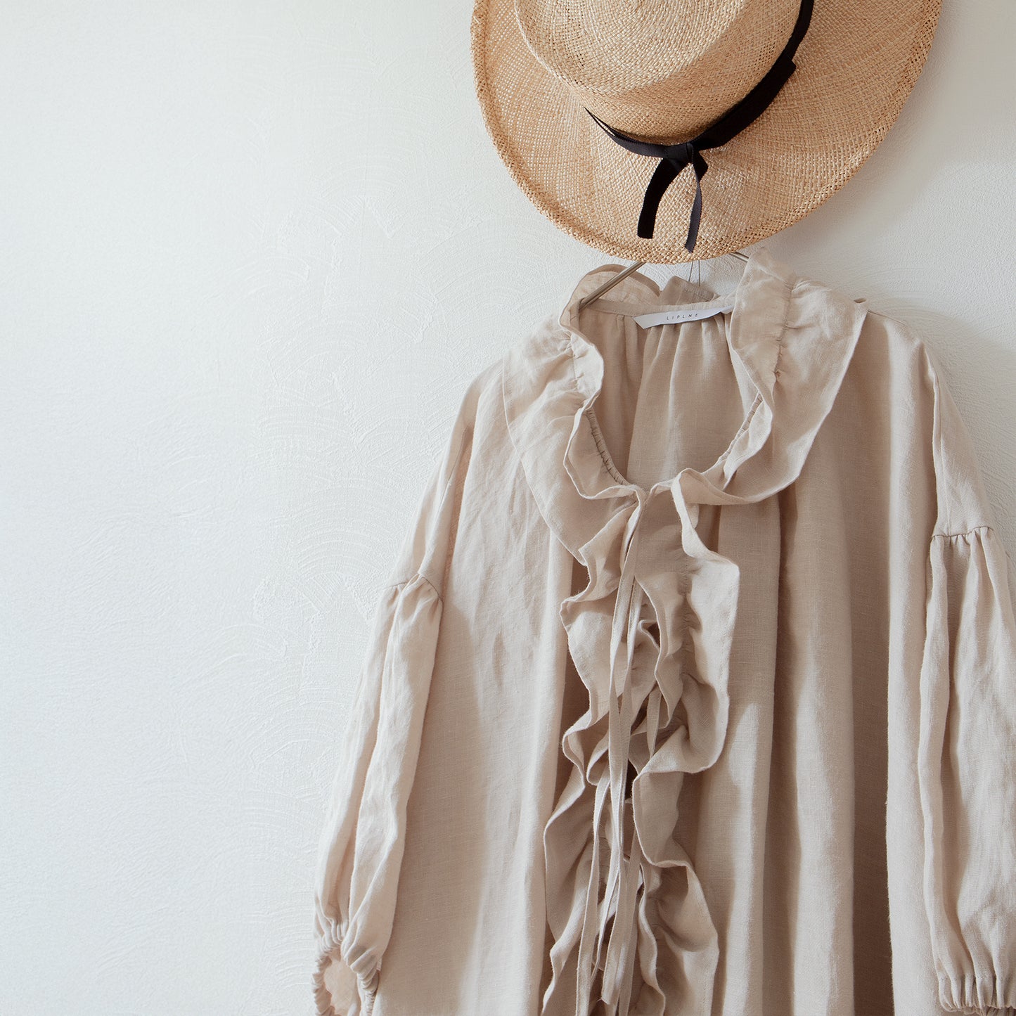 Yoke Layer Gathered Sleeve Linen Dress/Black
