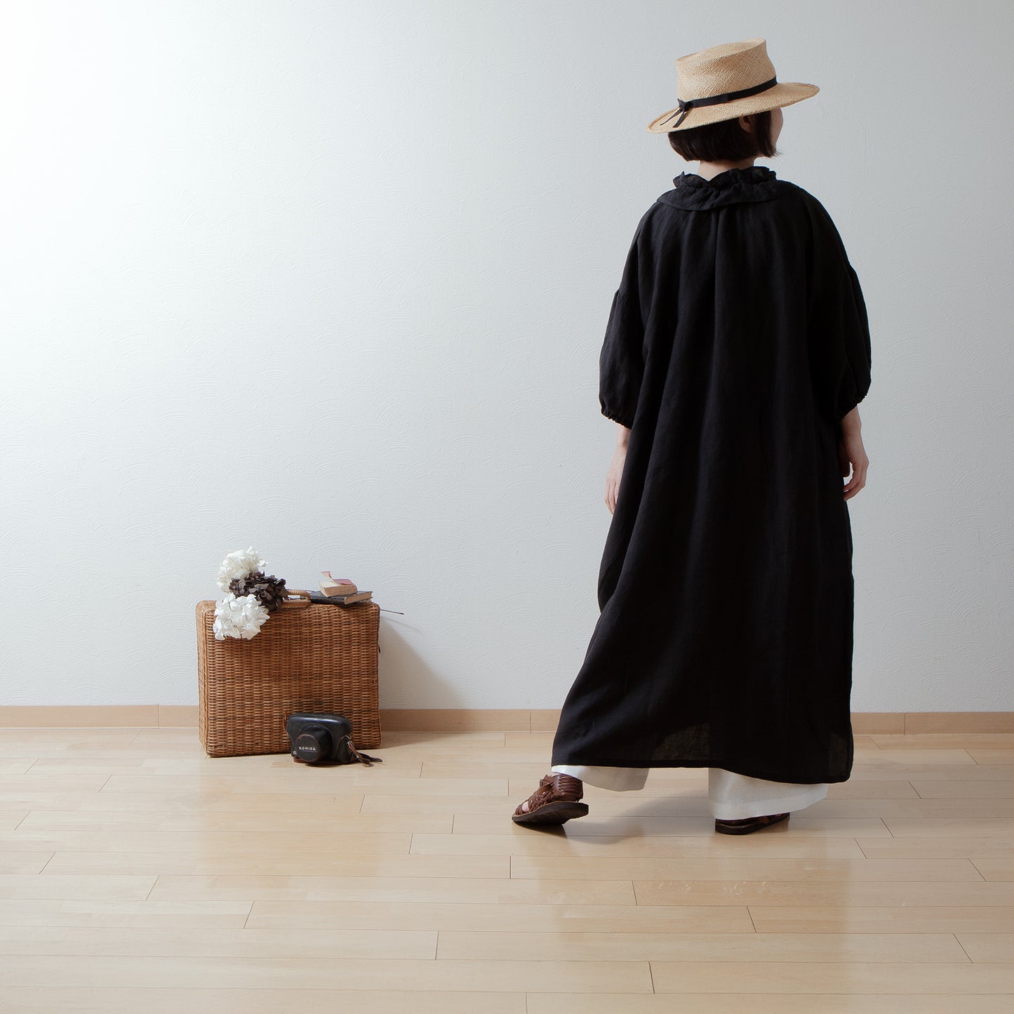 Frill Collar Half Sleeve Linen Dress / Black