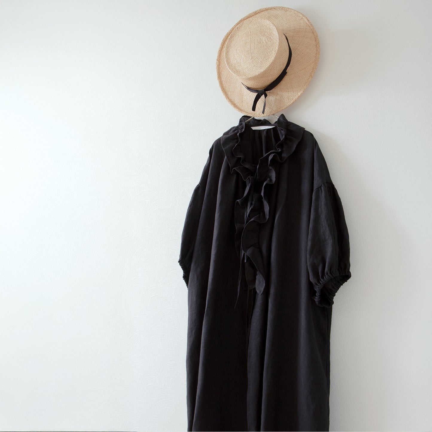 Frill Collar Half Sleeve Linen Dress / Black