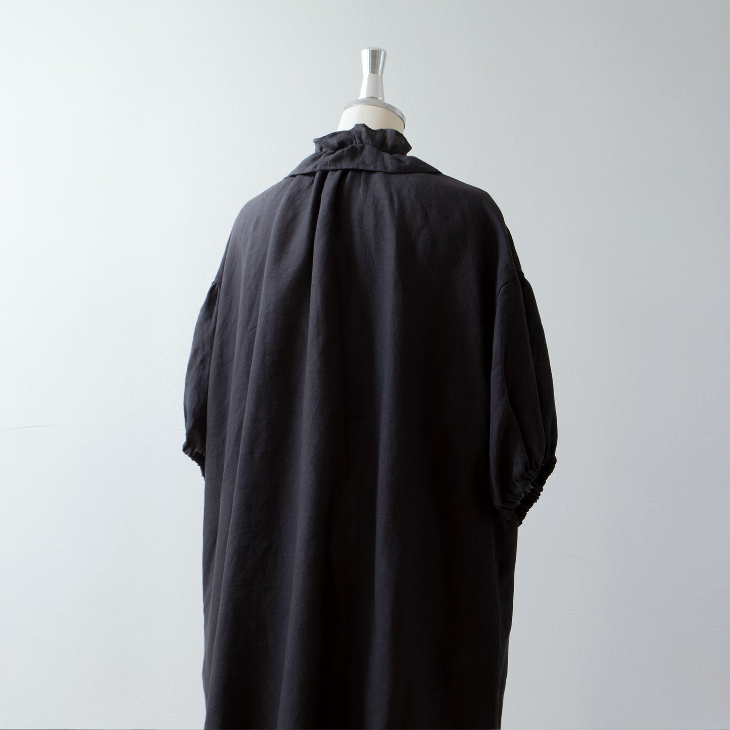 Frill Collar Half Sleeve Linen Dress / Black