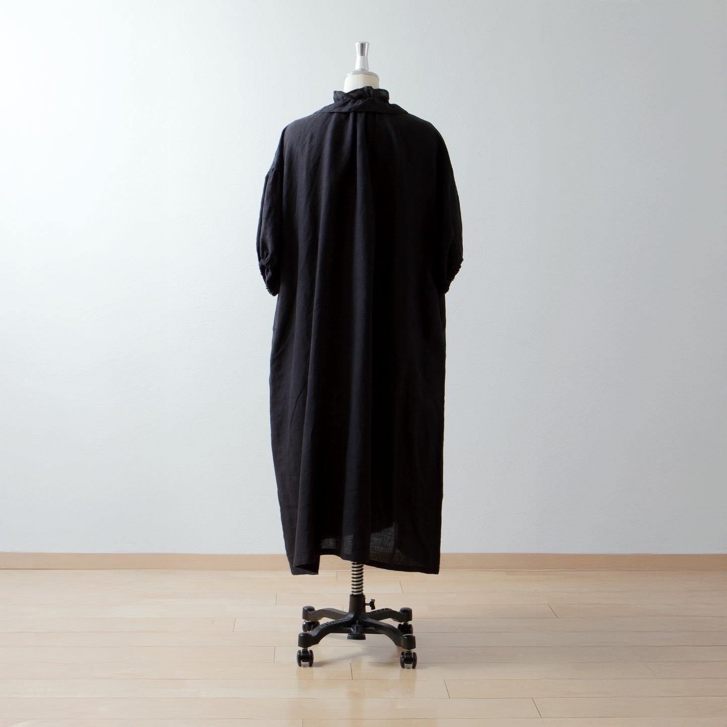 Frill Collar Half Sleeve Linen Dress / Black