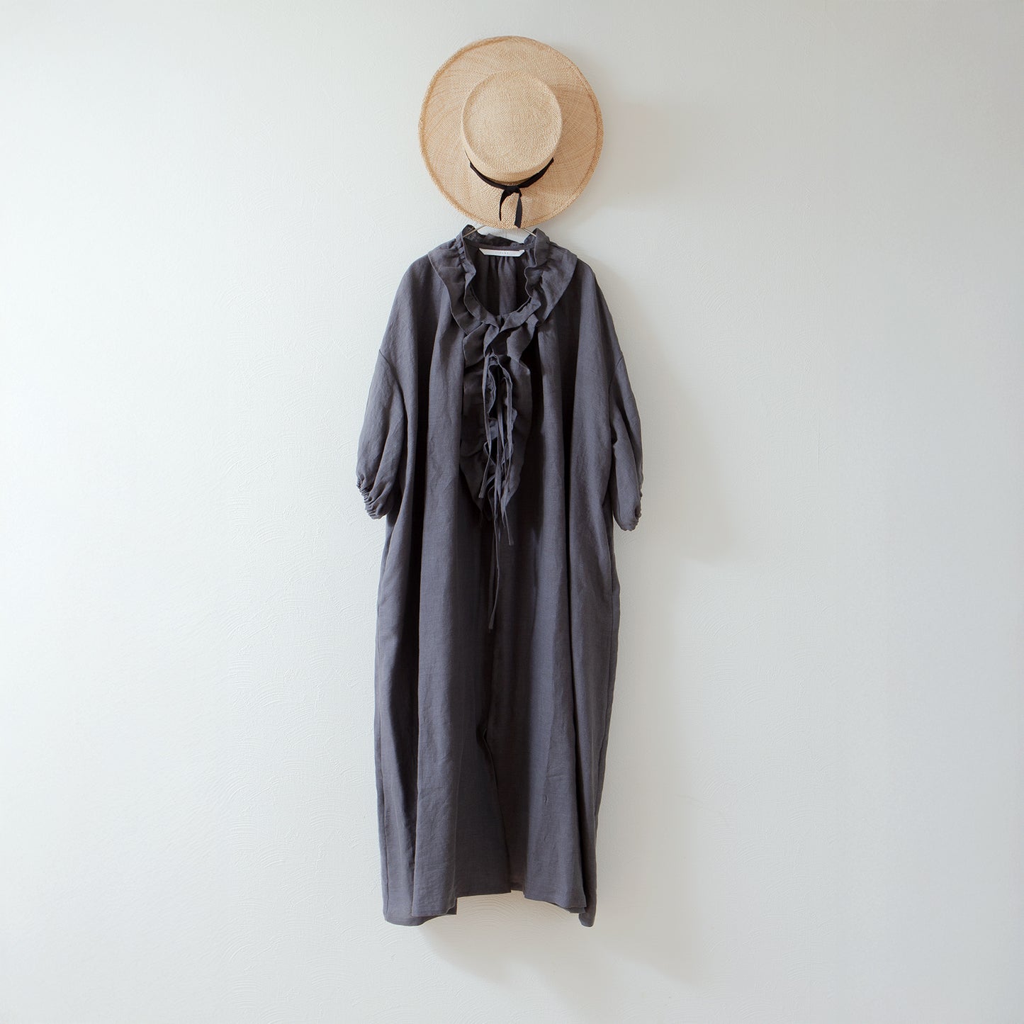 Frilled Collar Half-Sleeve Linen Dress / Gray