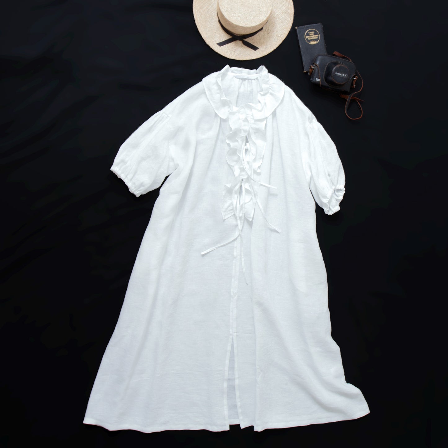 Yoke Layer Gathered Sleeve Linen Dress/Black