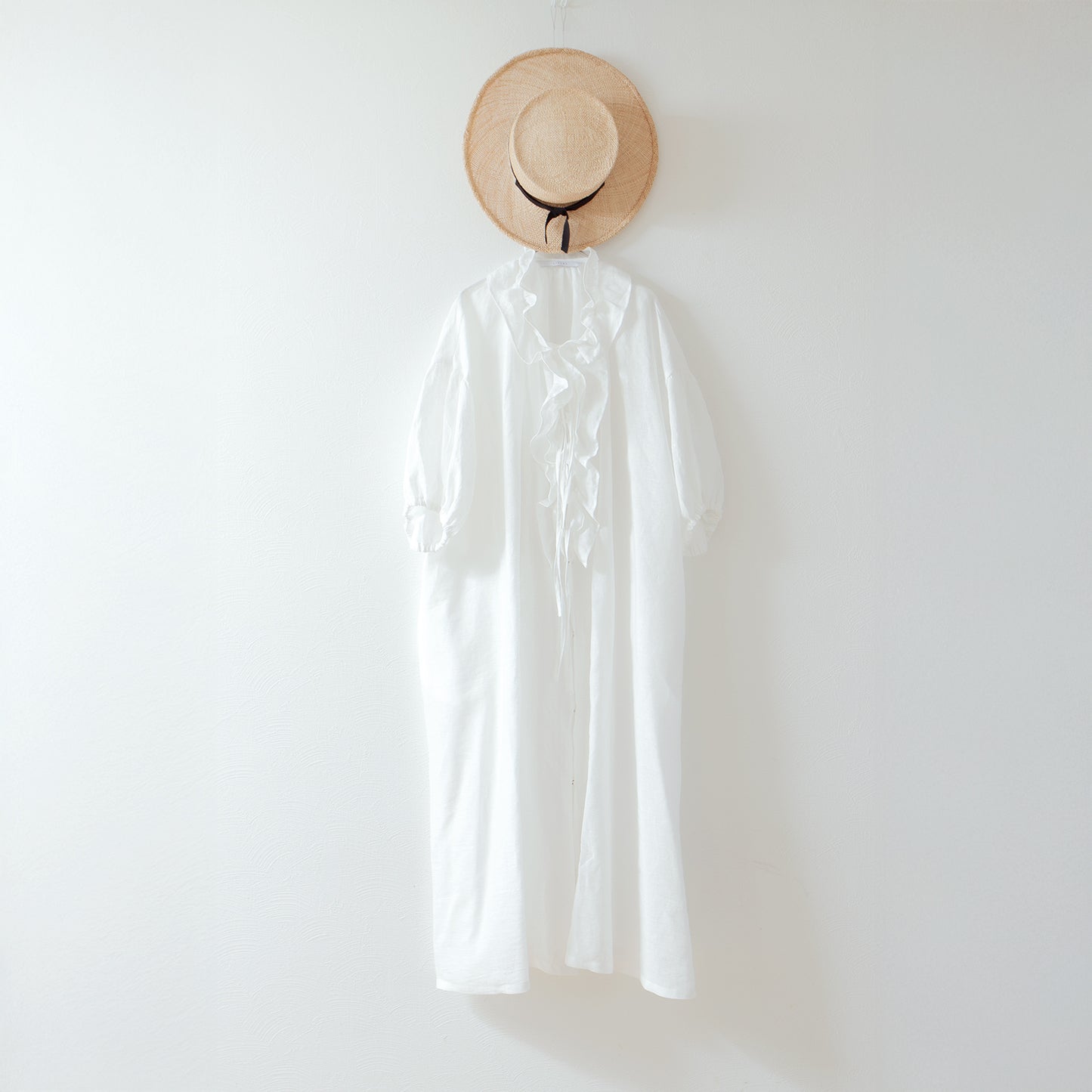 Yoke Layer Gathered Sleeve Linen Dress/Black