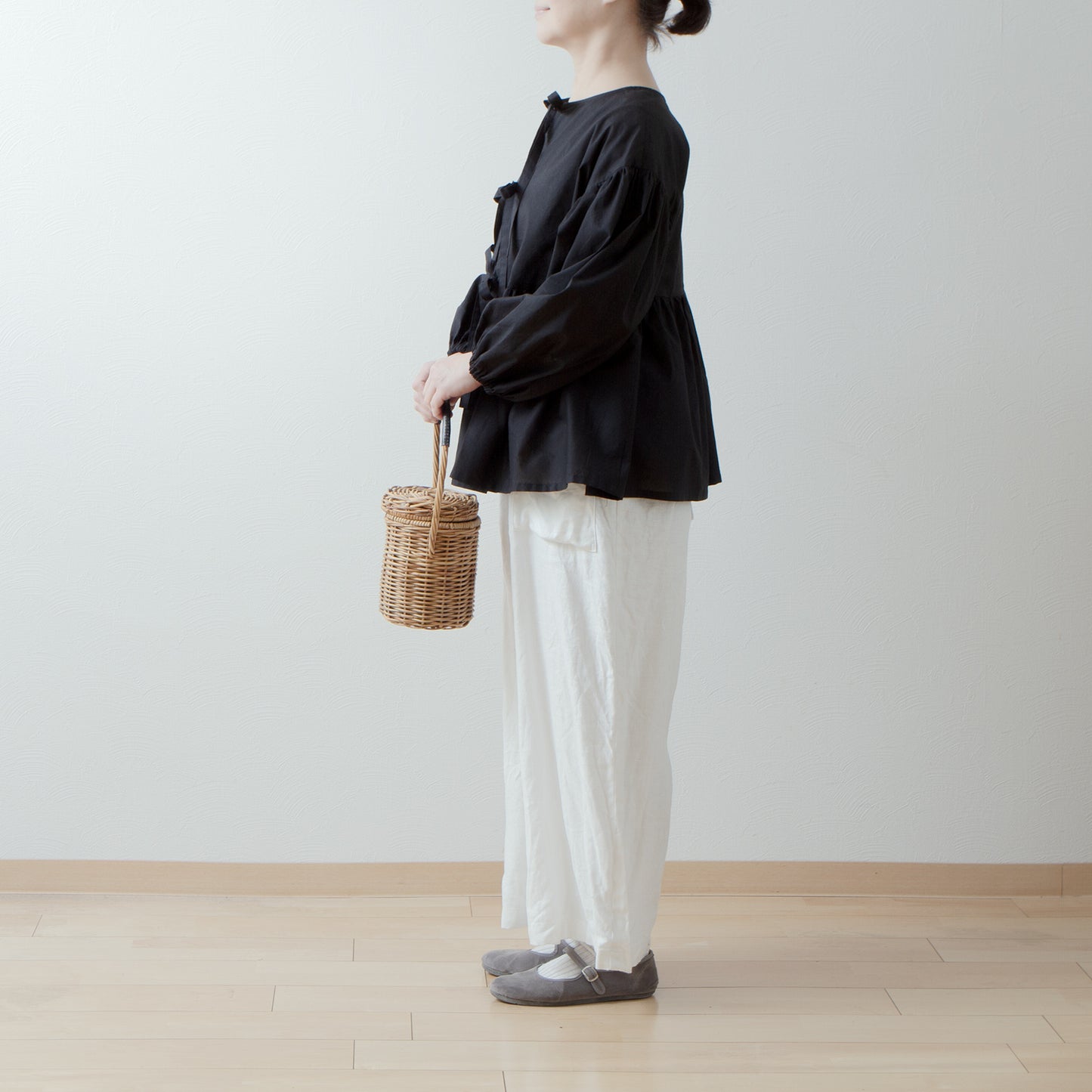 Adult-Cute Tiered 2-Way Blouse with Back Ribbon Tie / Black