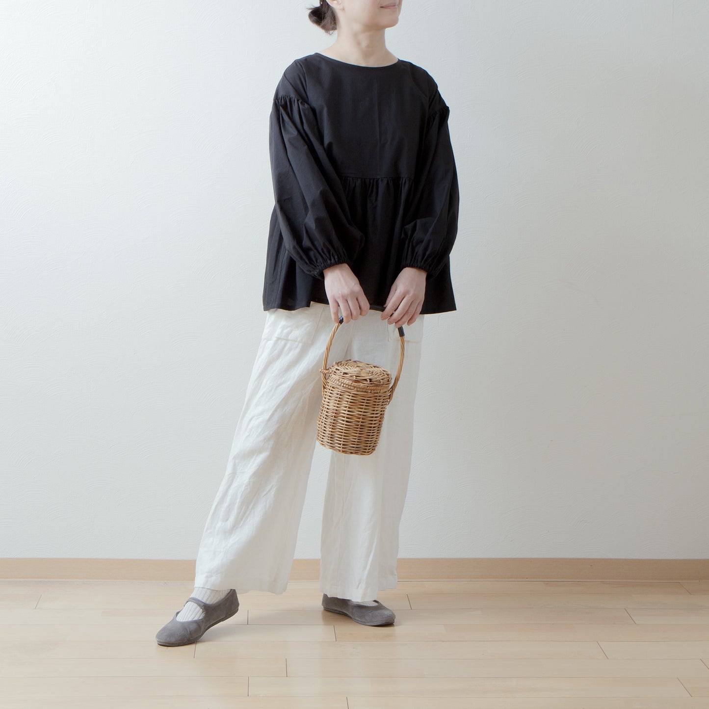Adult-Cute Tiered 2-Way Blouse with Back Ribbon Tie / Black