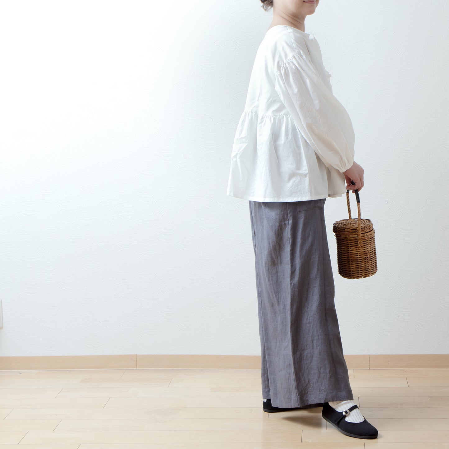 バックのリボンタイが大人かわいいティアード2WAYブラウス/オフホワイト