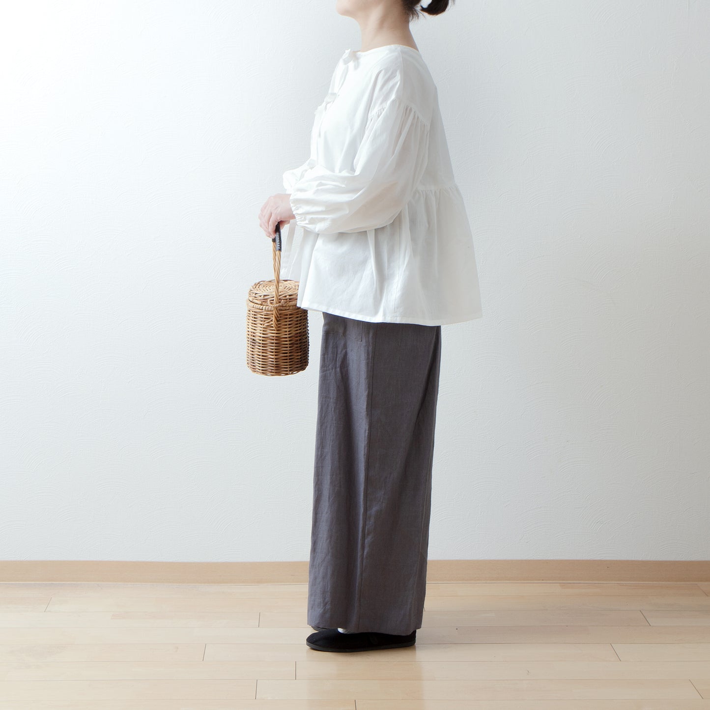 バックのリボンタイが大人かわいいティアード2WAYブラウス/オフホワイト