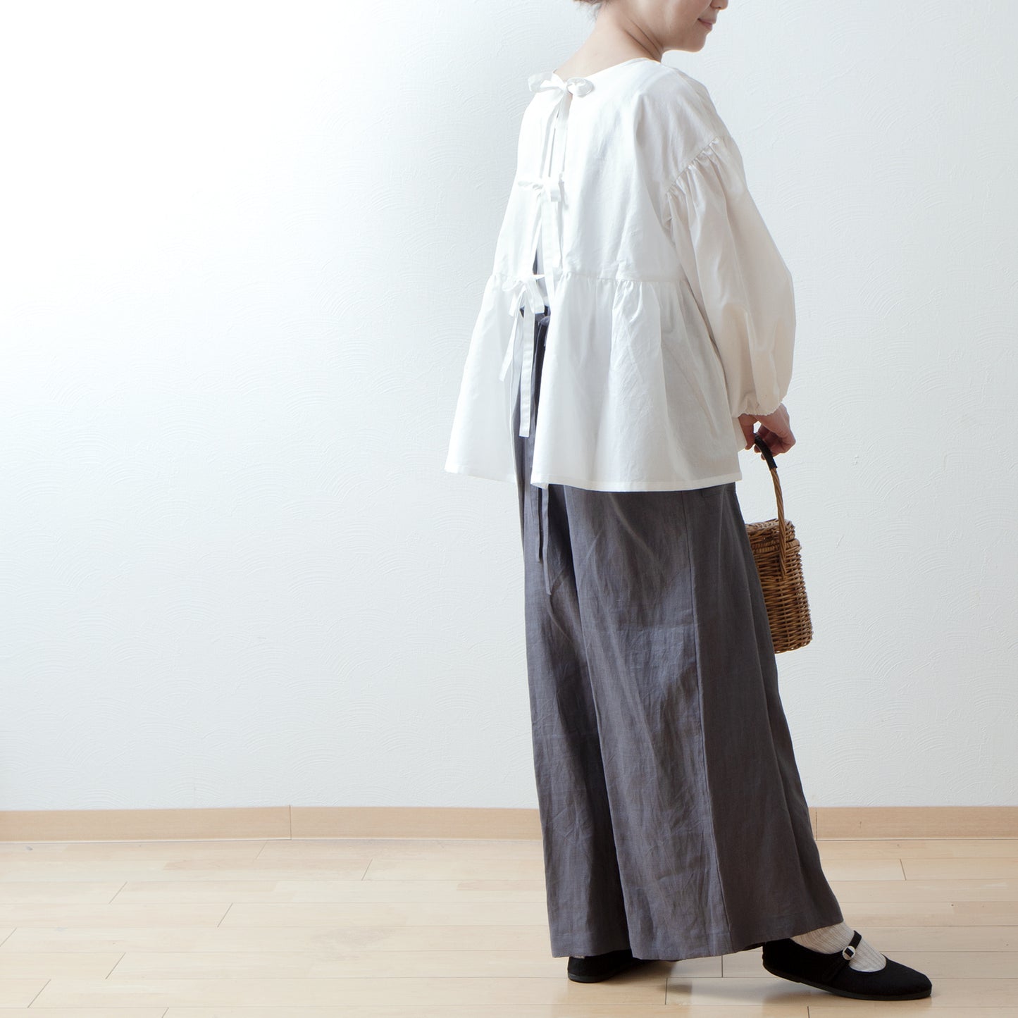 バックのリボンタイが大人かわいいティアード2WAYブラウス/オフホワイト