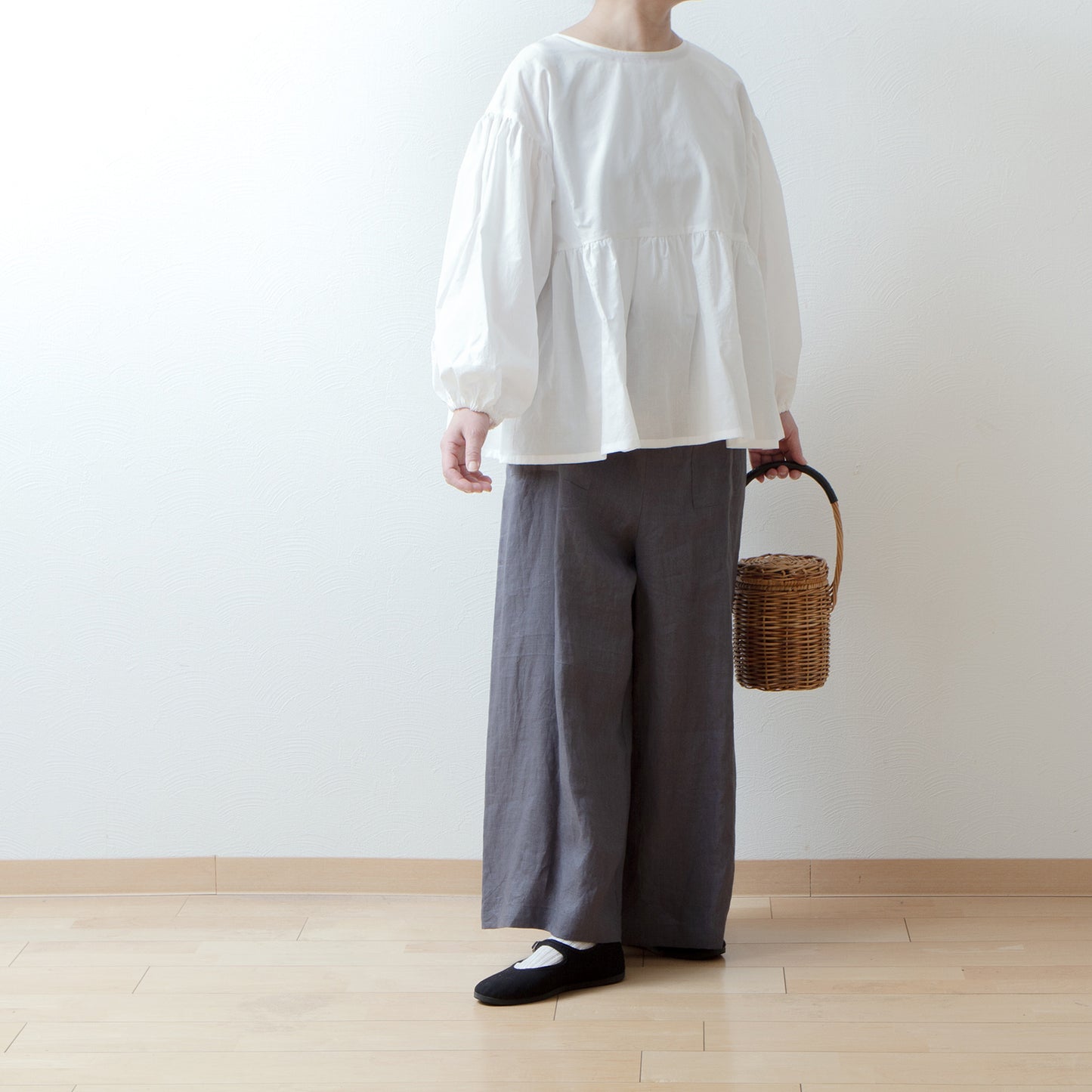 バックのリボンタイが大人かわいいティアード2WAYブラウス/オフホワイト