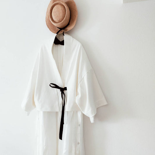 棉質羊毛半披肩開襟衫,搭配緞帶/米色