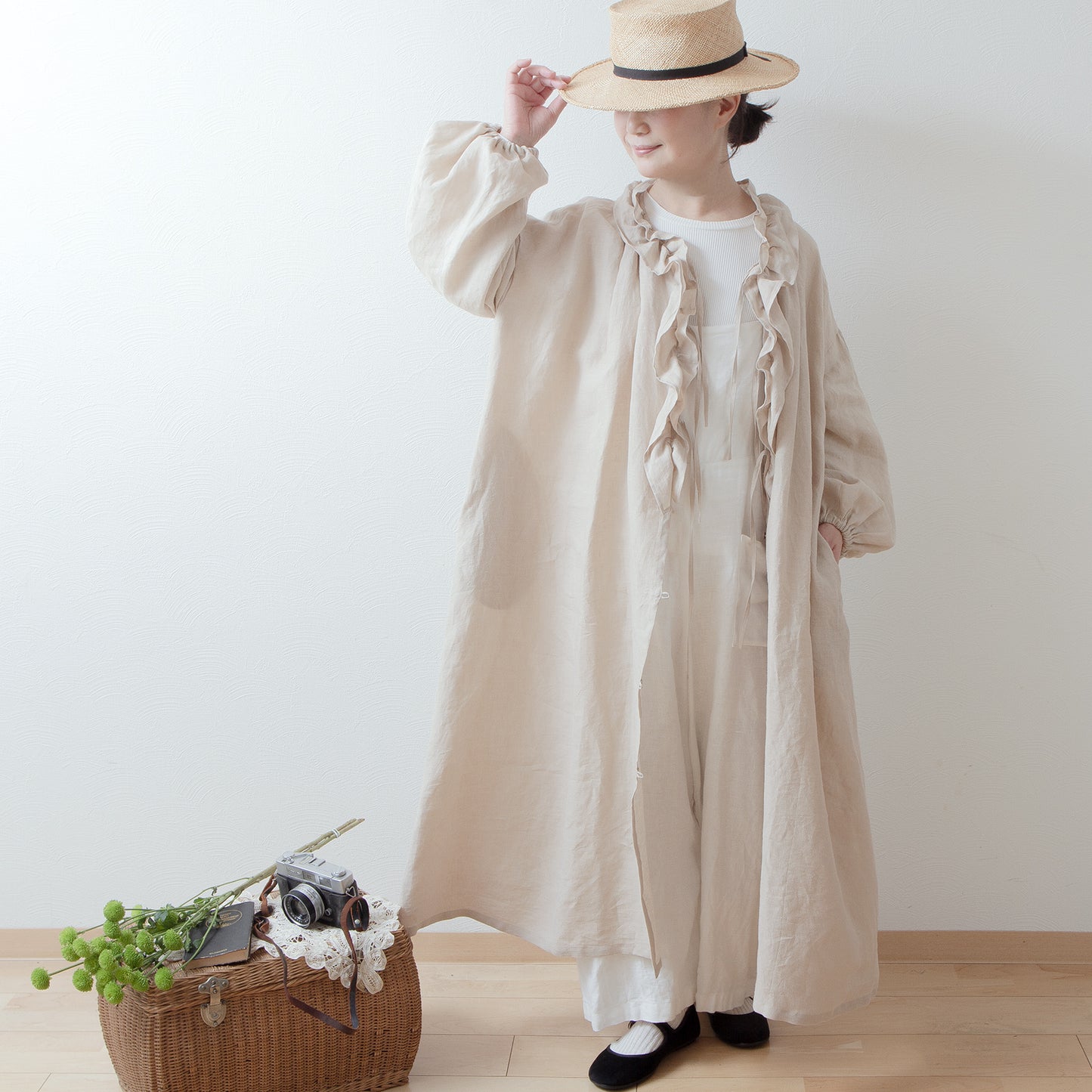 Yoke Layer Gathered Sleeve Linen Dress/Black