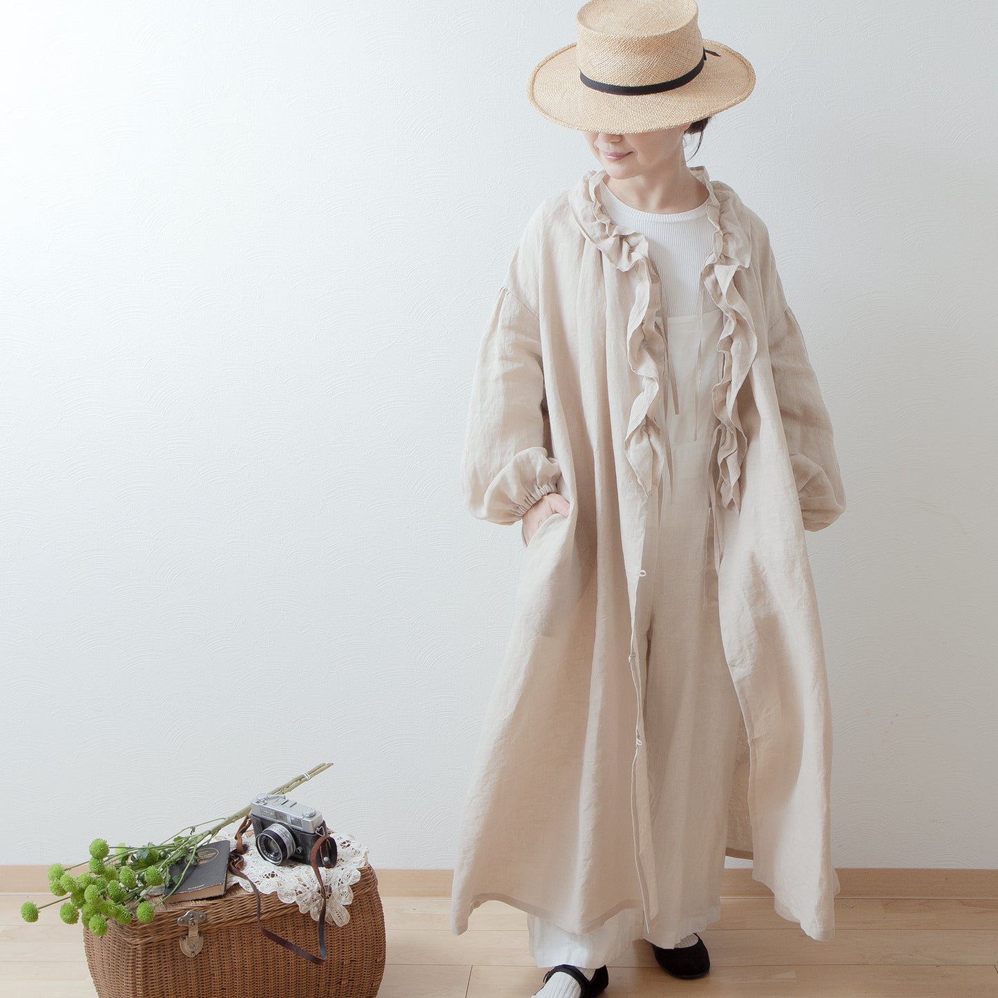 Yoke Layer Gathered Sleeve Linen Dress/Black