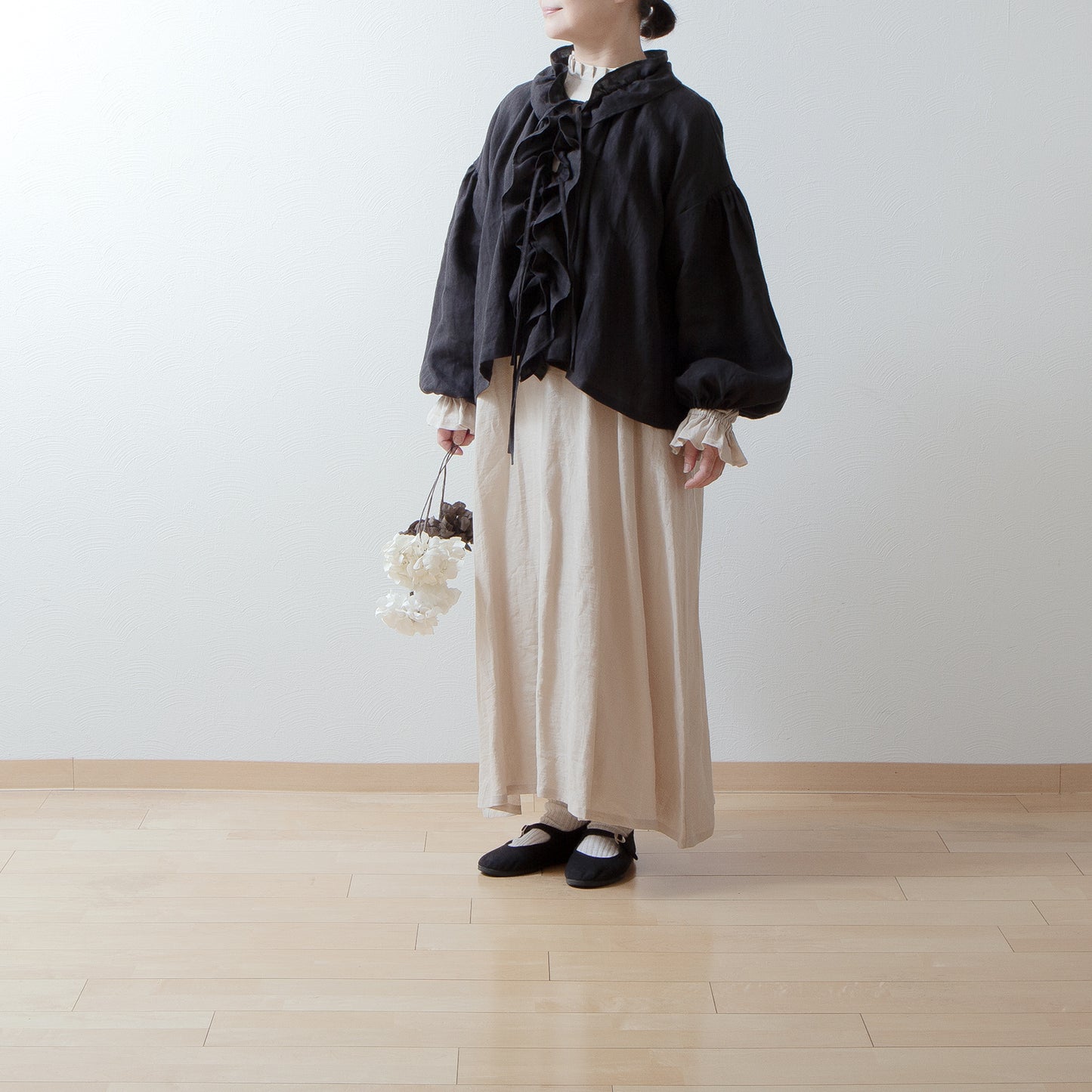 Yoke Layer Gathered Sleeve Linen Dress/Black