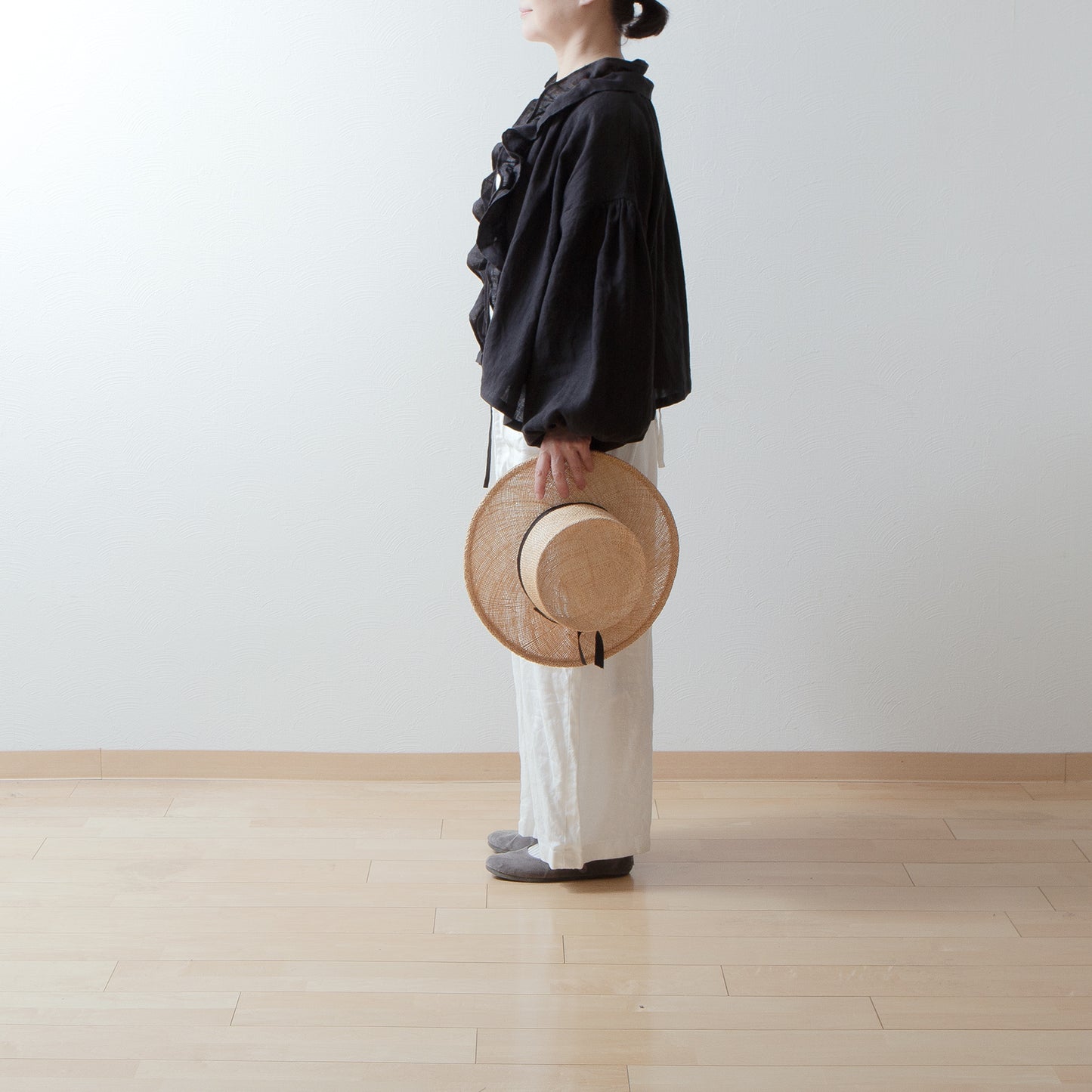 Yoke Layer Gathered Sleeve Linen Dress/Black