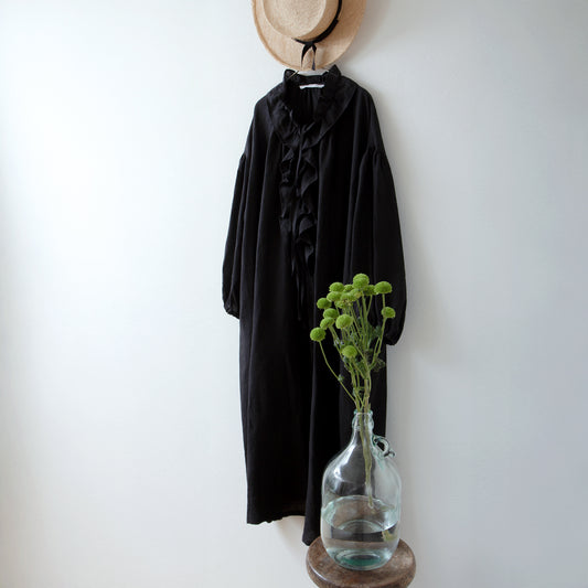 フリルカラーリネンワンピース/ブラック