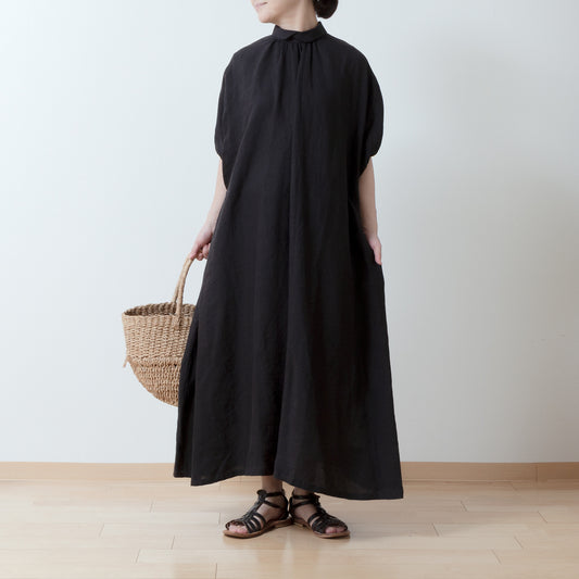可愛成熟的蓬鬆五分袖法式亞麻A字連身裙,背面有紐帶/黑色